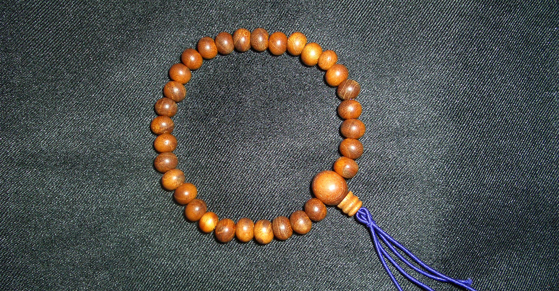 Collier bracelet mala Buddhist craftsmanship-Perles d' agathis alba -  Artisan d'Asie